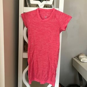 Lululemon Swiftly Tech Short Sleeve